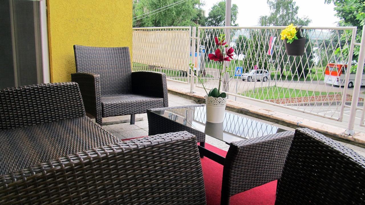 Apartment Ruza Kladovo Extérieur photo